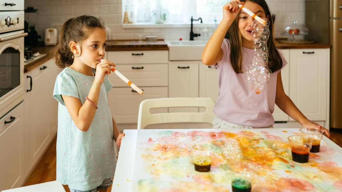 25 Easy and Fun Science Experiments to Do at Home