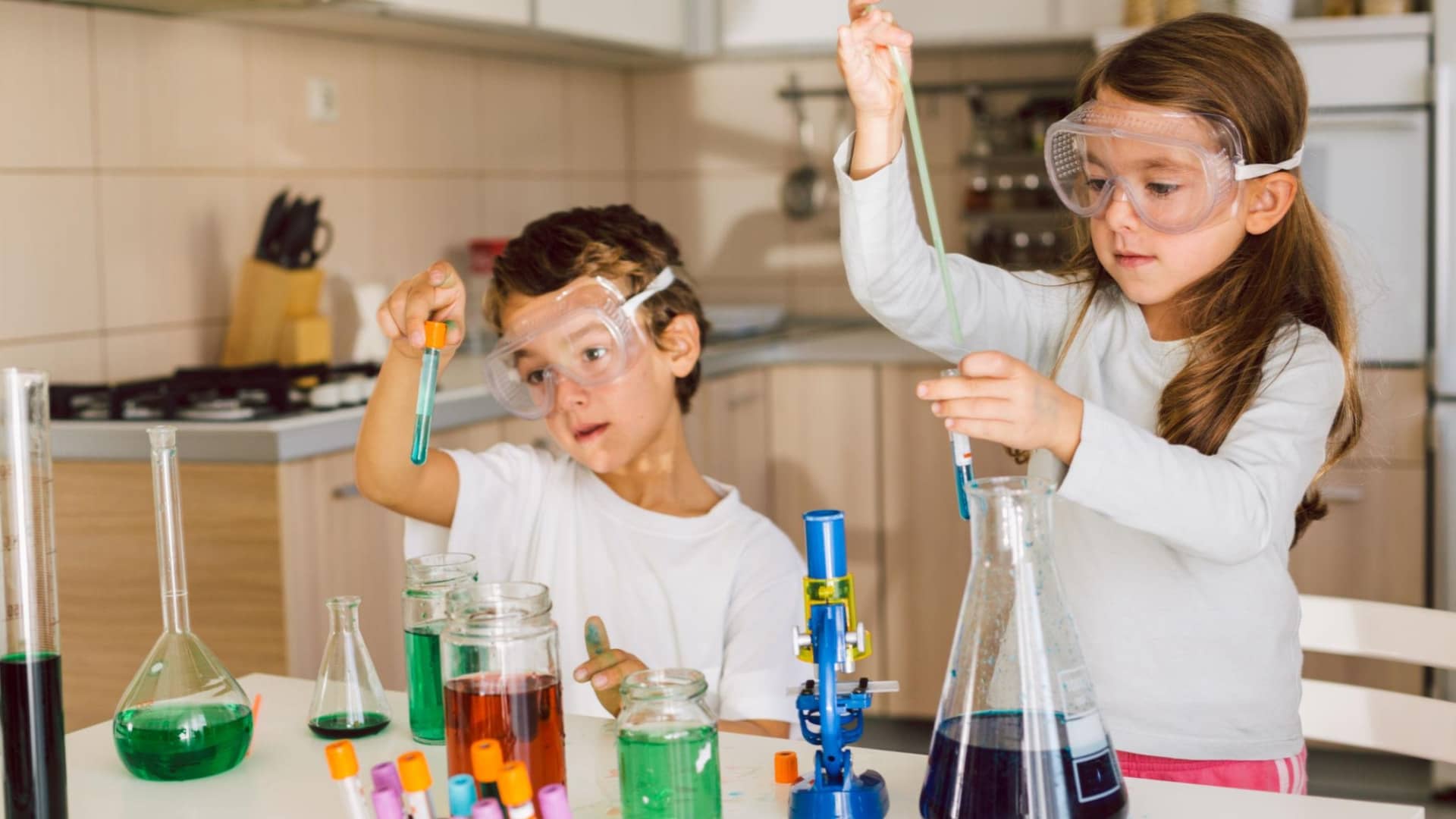 Fun Science Experiments to Do at Home for Kids (Using Everyday Items)